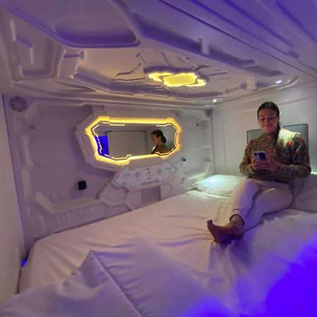 Capsule Inn Valencia Hostel Extérieur photo