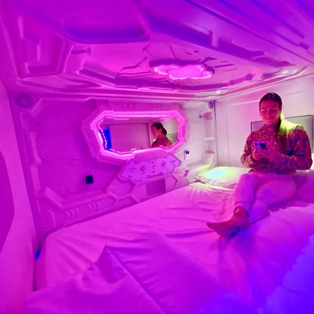 Capsule Inn Valencia Hostel Extérieur photo