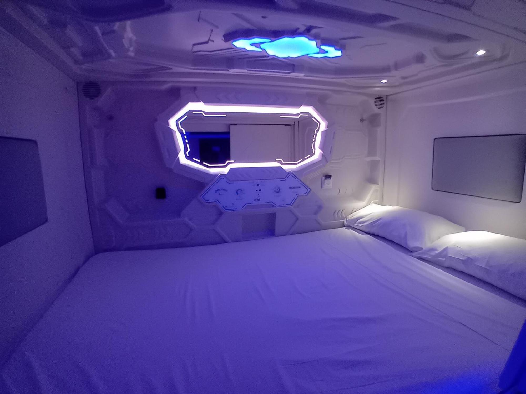 Capsule Inn Valencia Hostel Extérieur photo