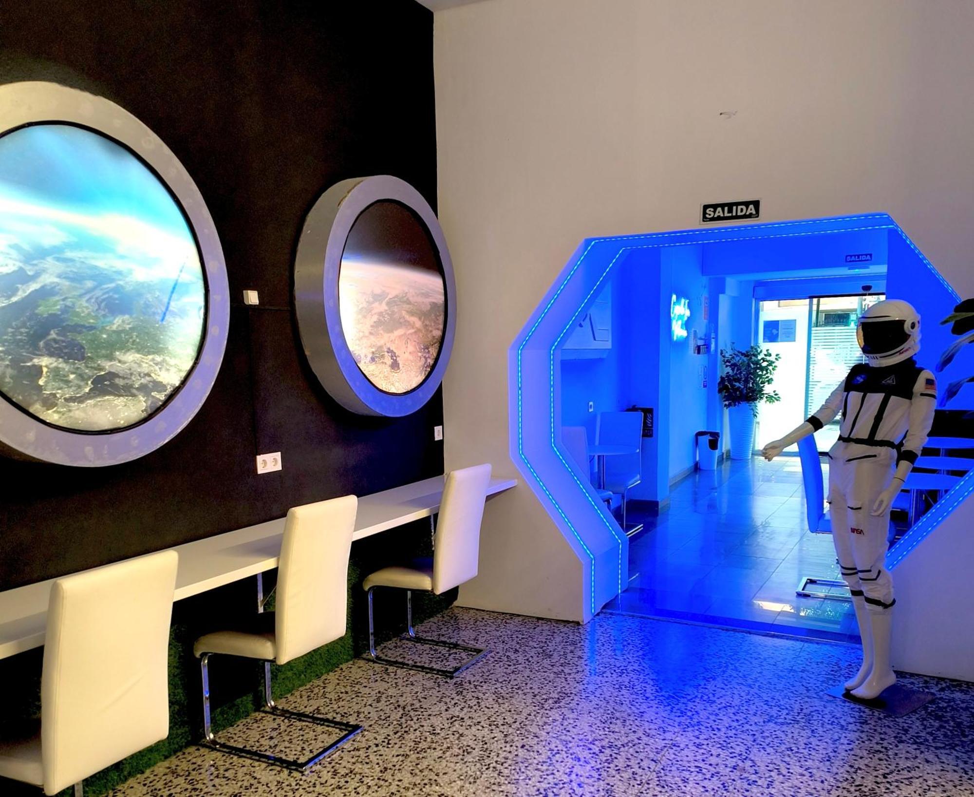 Capsule Inn Valencia Hostel Extérieur photo